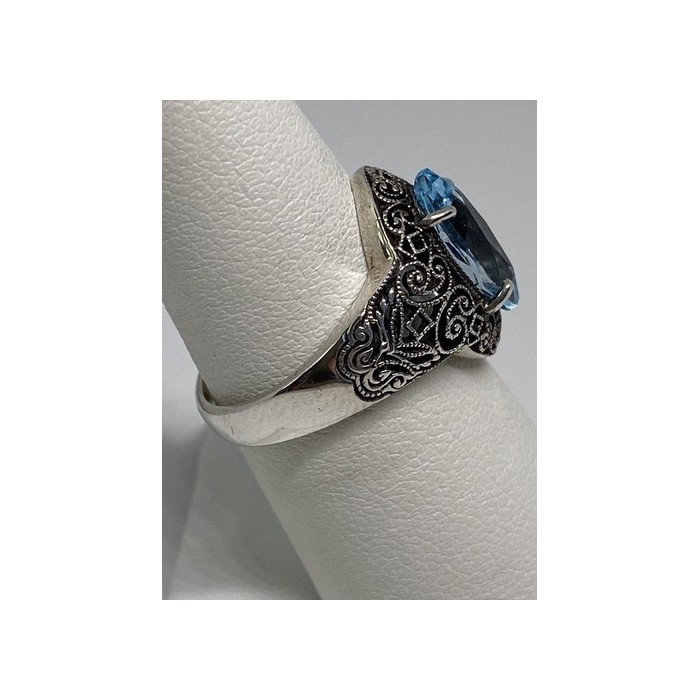925 Sterling Silver Ring With Topaz Size 6.75