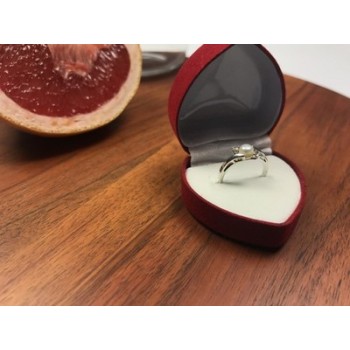 925 Sterling Silver Pearl & CZ Ring Size 5.5