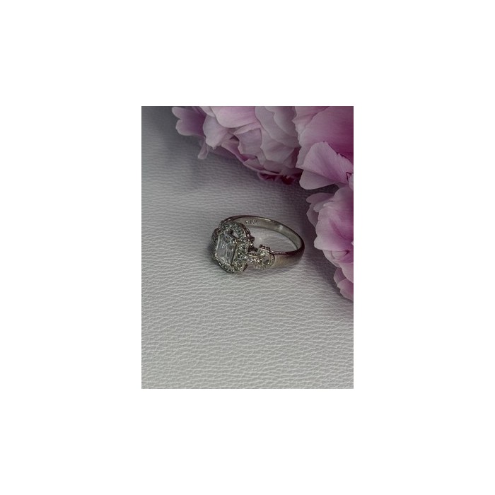Beautiful 925 Sterling Silver CZ Ring Size 10