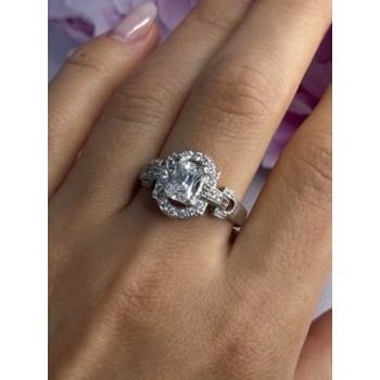 Beautiful 925 Sterling Silver CZ Ring Size 10