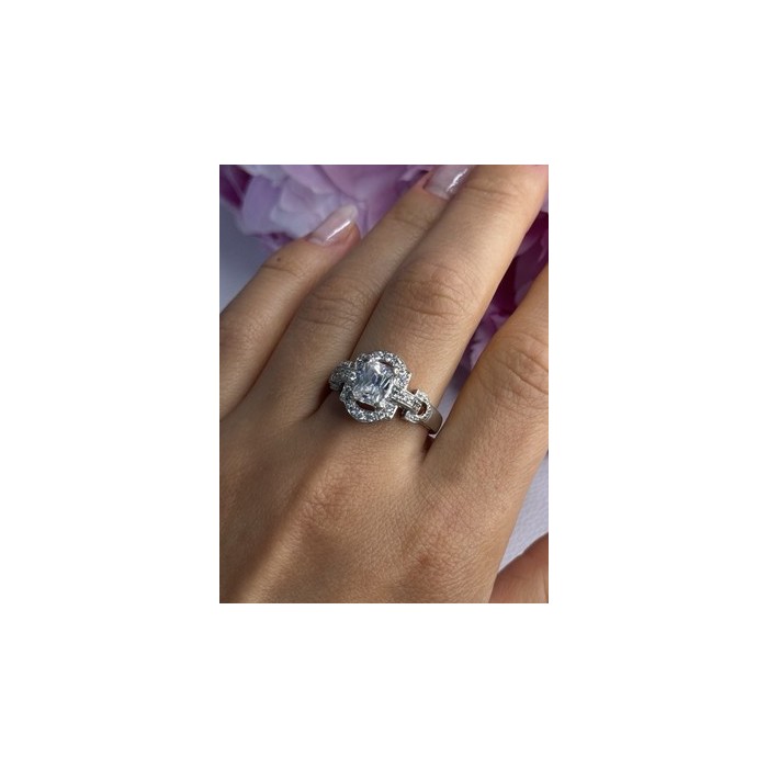 Beautiful 925 Sterling Silver CZ Ring Size 10