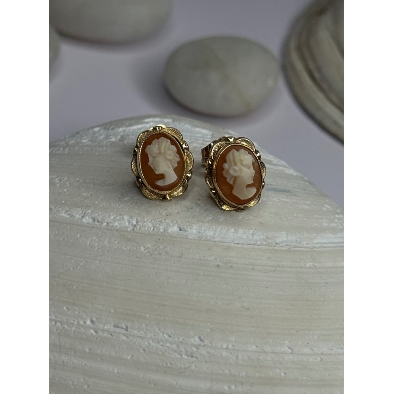 10K Yellow Gold Cameo Stud Earrings Length 0.40 inch