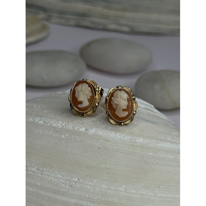 10K Yellow Gold Cameo Stud Earrings Length 0.40 inch