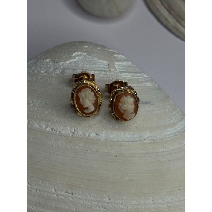 10K Yellow Gold Cameo Stud Earrings Length 0.40 inch