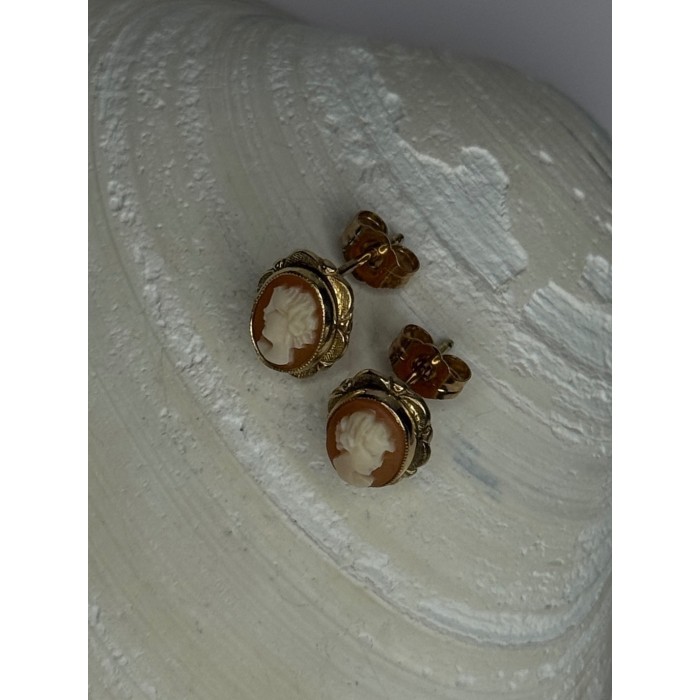 10K Yellow Gold Cameo Stud Earrings Length 0.40 inch