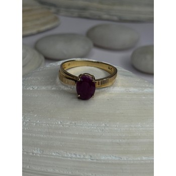 Elegant 10K Yellow Gold Ruby Ring Size 7
