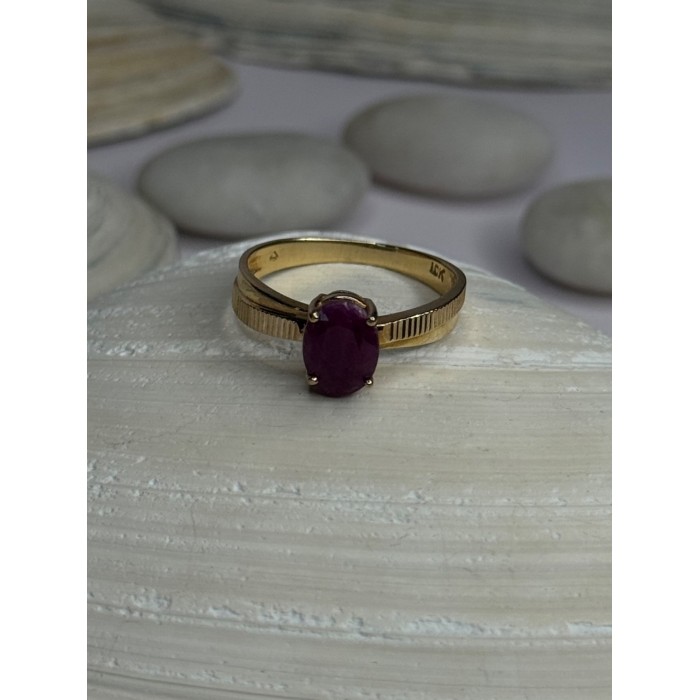 Elegant 10K Yellow Gold Ruby Ring Size 7