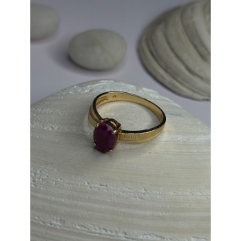Elegant 10K Yellow Gold Ruby Ring Size 7