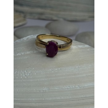 Elegant 10K Yellow Gold Ruby Ring Size 7