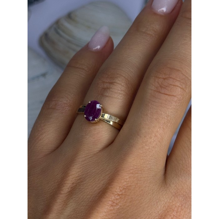 Elegant 10K Yellow Gold Ruby Ring Size 7