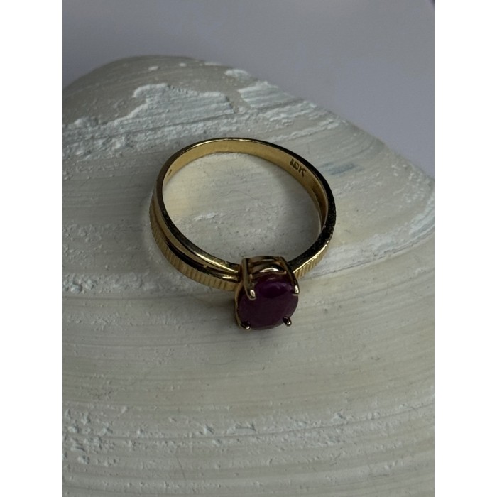 Elegant 10K Yellow Gold Ruby Ring Size 7