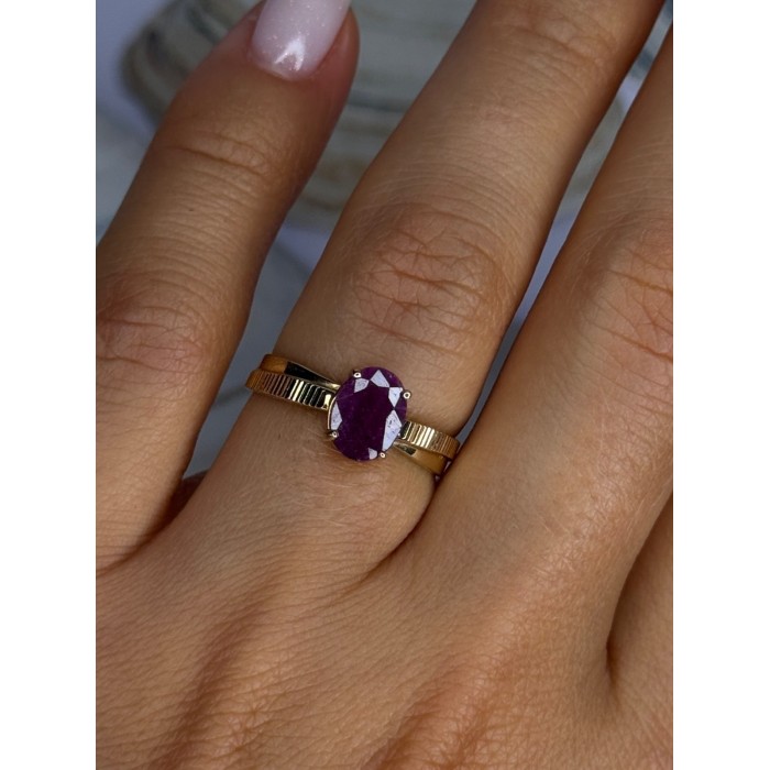 Elegant 10K Yellow Gold Ruby Ring Size 7