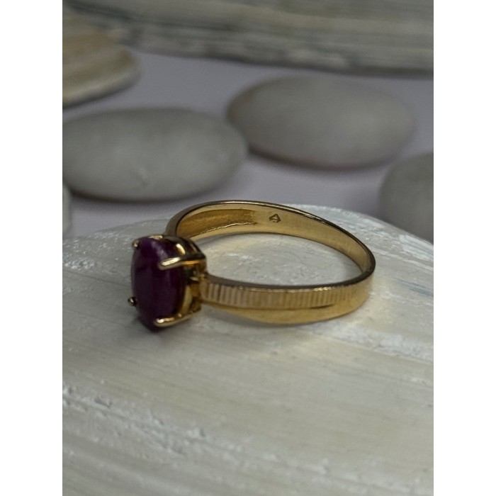 Elegant 10K Yellow Gold Ruby Ring Size 7