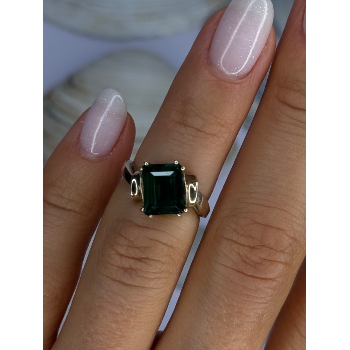 10K Yellow Gold Emerald Ring Size 4
