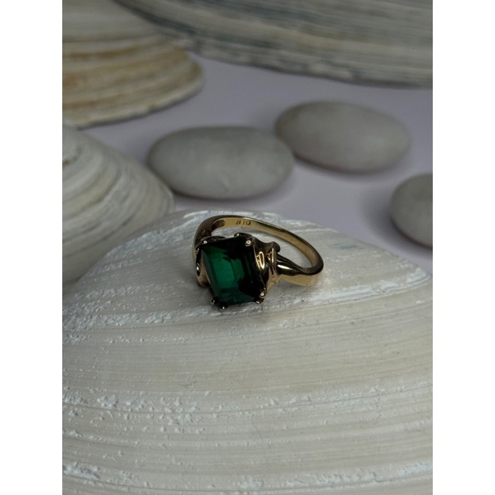 10K Yellow Gold Emerald Ring Size 4