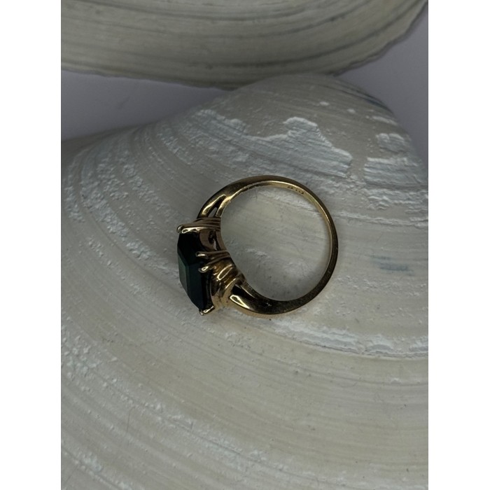 10K Yellow Gold Emerald Ring Size 4