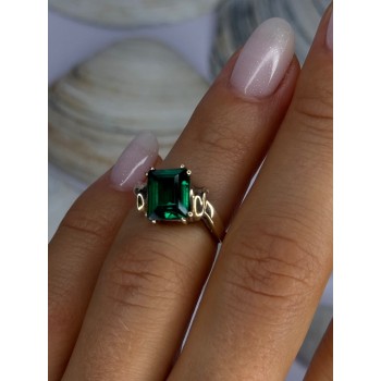 10K Yellow Gold Emerald Ring Size 4