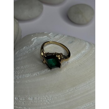 10K Yellow Gold Emerald Ring Size 4