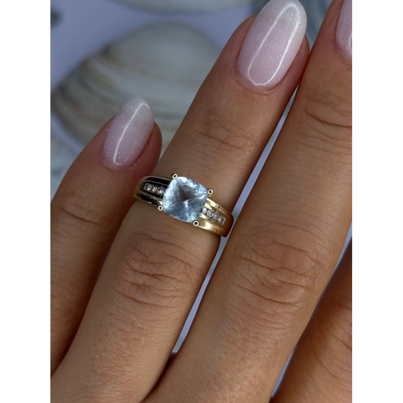 14K Yellow Gold Aquamarine & Diamonds Ring Size 5
