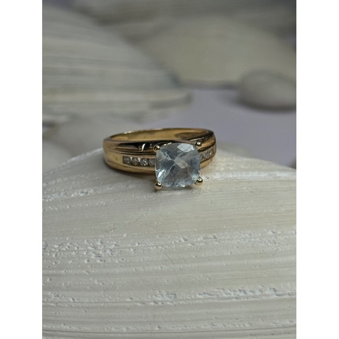 14K Yellow Gold Aquamarine & Diamonds Ring Size 5