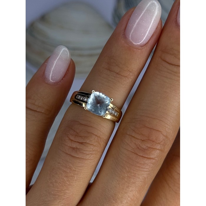 14K Yellow Gold Aquamarine & Diamonds Ring Size 5