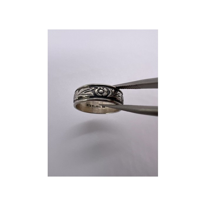 925 Sterling Silver Band Flower Pattern Ring Size 4