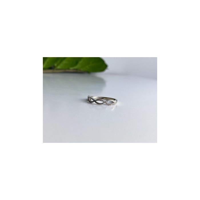 10K WHITE GOLD DIAMONDS RING SIZE 7