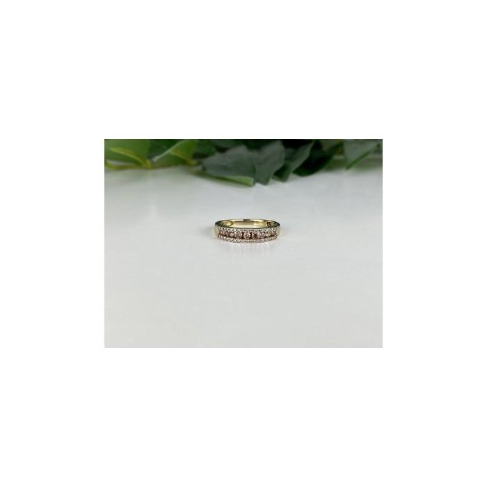 10K YELLOW GOLD WHITE SAPPHIRE & DIAMONDS RING SIZE 8