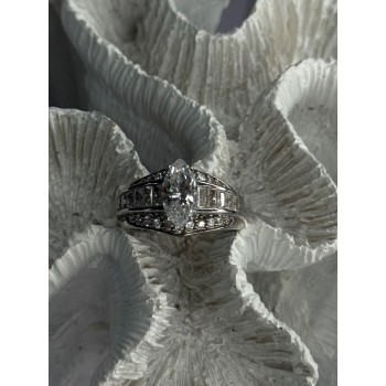 Shiny 925 Sterling Silver CZ Ring Size 9