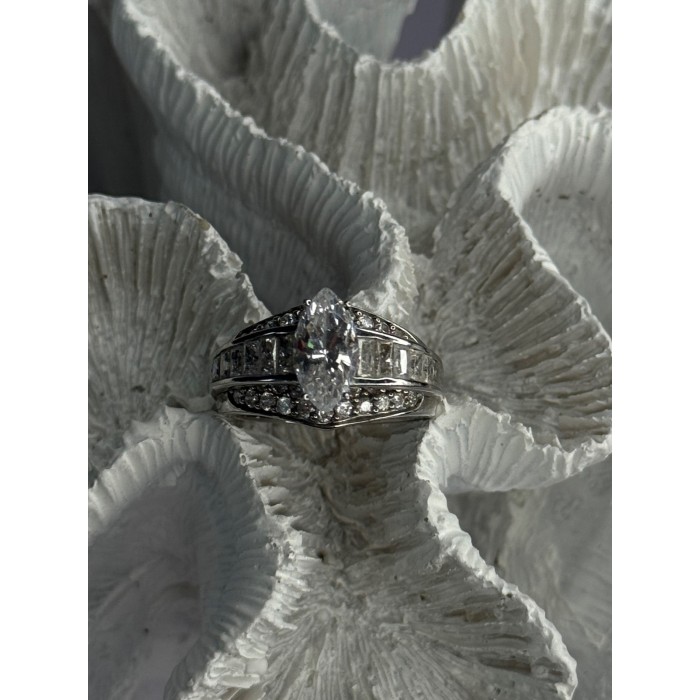 Shiny 925 Sterling Silver CZ Ring Size 9