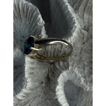 925 Sterling Silver Blue Topaz Ring Size 8