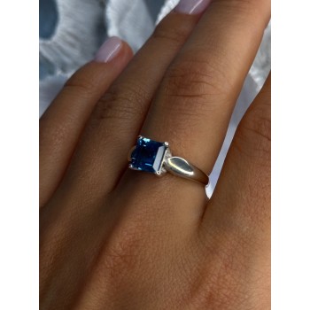 925 Sterling Silver Blue Topaz Ring Size 8