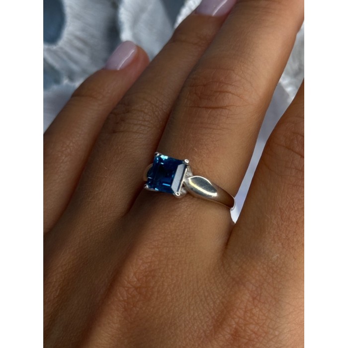925 Sterling Silver Blue Topaz Ring Size 8