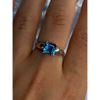 925 Sterling Silver Blue Topaz Ring Size 8