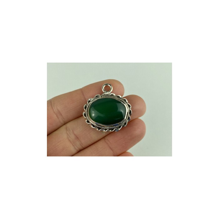 Vintage 925 Sterling Silver Green Agate Pendant