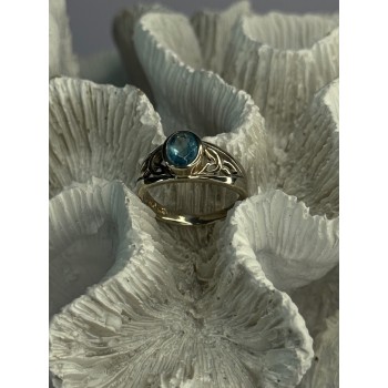 925 Sterling Silver Blue Topaz Ring Size 6