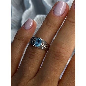 925 Sterling Silver Blue Topaz Ring Size 6