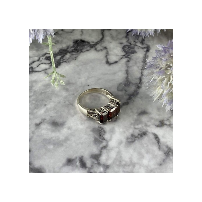 Vintage 925 Sterling Silver Almandine Ring Size 8