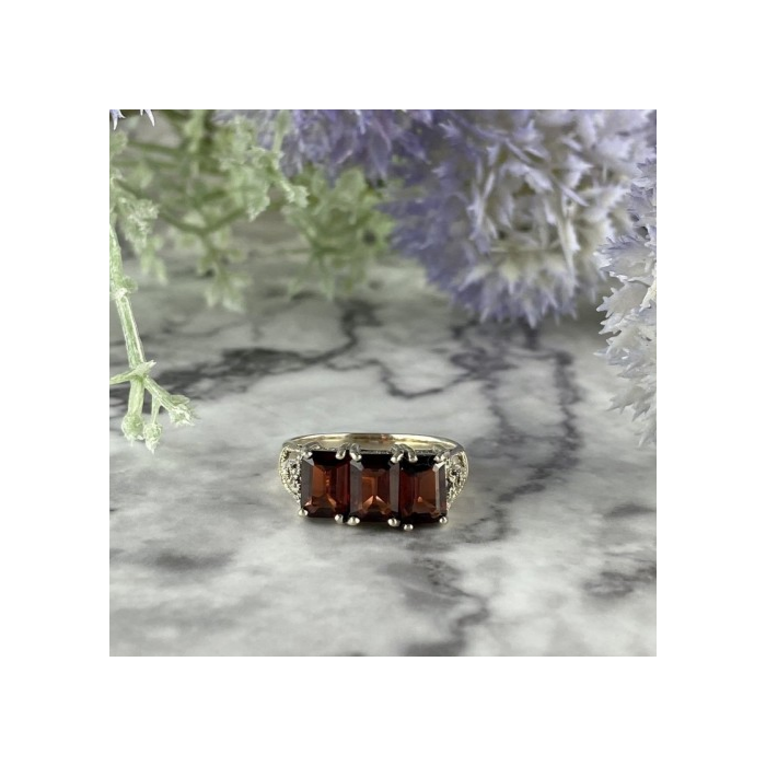 Vintage 925 Sterling Silver Almandine Ring Size 8