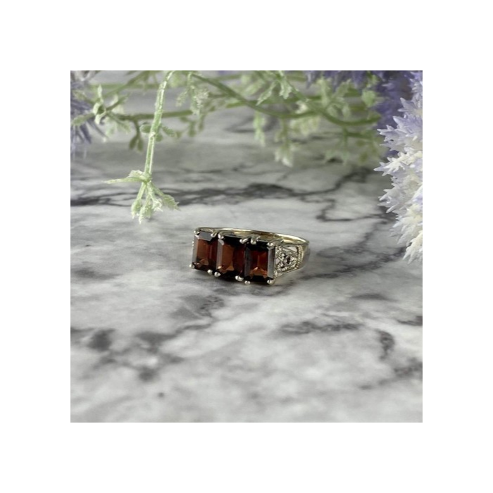 Vintage 925 Sterling Silver Almandine Ring Size 8