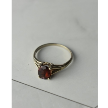 925 Sterling Silver Garnet Ring Size 7