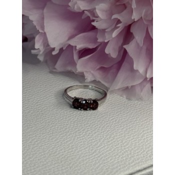 925 Sterling Silver Garnet Ring Size 8