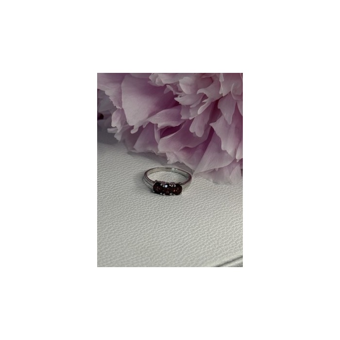 925 Sterling Silver Garnet Ring Size 8