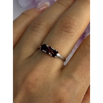 925 Sterling Silver Garnet Ring Size 8