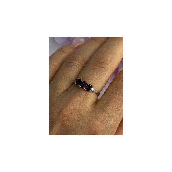 925 Sterling Silver Garnet Ring Size 8