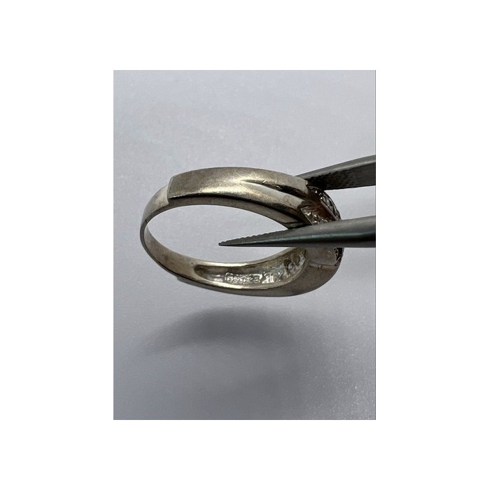 925 Sterling Silver & CZ Ring Size 7.5