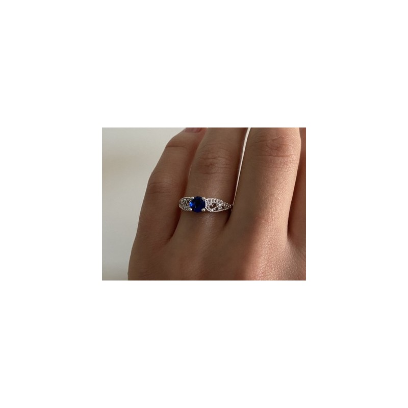 925 Sterling Silver Blue & White CZ Ring Size 7