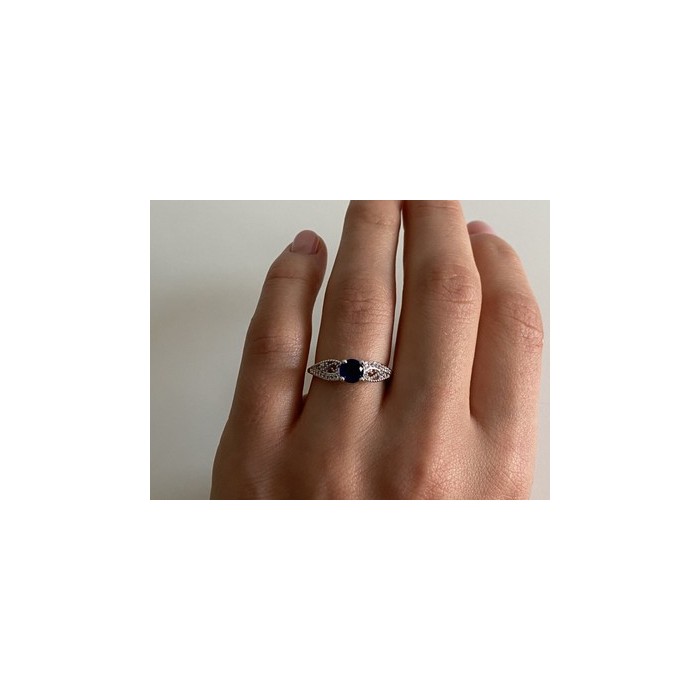 925 Sterling Silver Blue & White CZ Ring Size 7