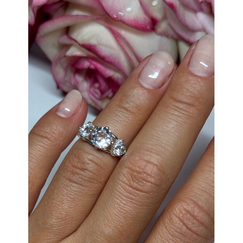 925 Sterling Silver CZ Ring Size 4