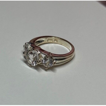 925 Sterling Silver CZ Ring Size 4